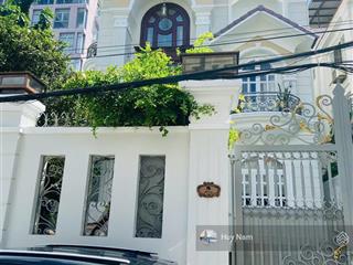 Biệt thự sang trọng tại thảo điền quận 2  14x26m  hầm + 3 tầng  hồ bơi sân vườn  giá chỉ 69 tỷ