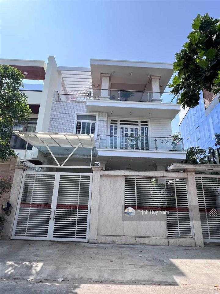 Chỉ 54 tỷ  biệt thự sang đẹp  hầm trệt 3lầu full nội thất  11 x 20m  ngay công viên cao đức lân
