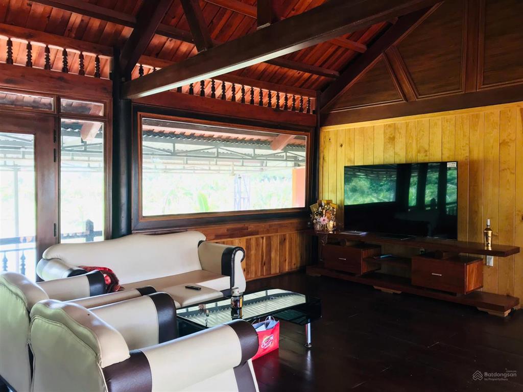 Căn biệt thự nhà gỗ 3 mặt tiền vườn sinh thái, có 1 không 2 tại trung tâm di linh!