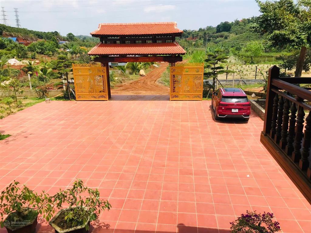 Căn biệt thự nhà gỗ 3 mặt tiền vườn sinh thái, có 1 không 2 tại trung tâm di linh!