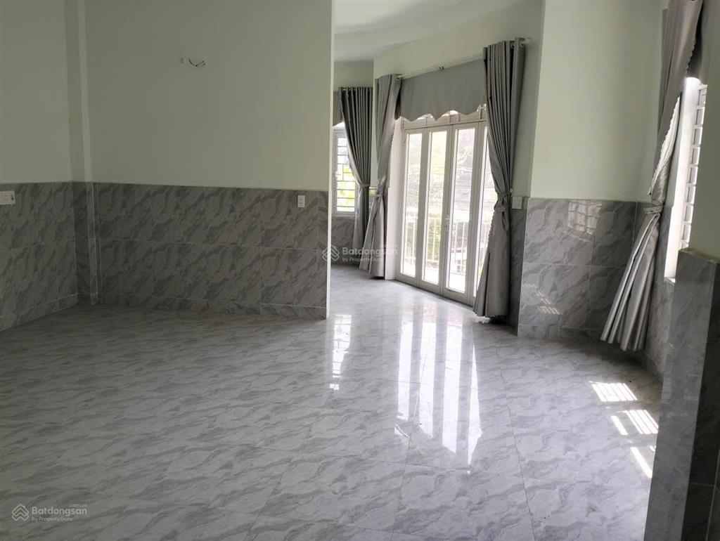 Cho thuê nhà 2 mặt tiền đường đô đốc lộc giá rẻ