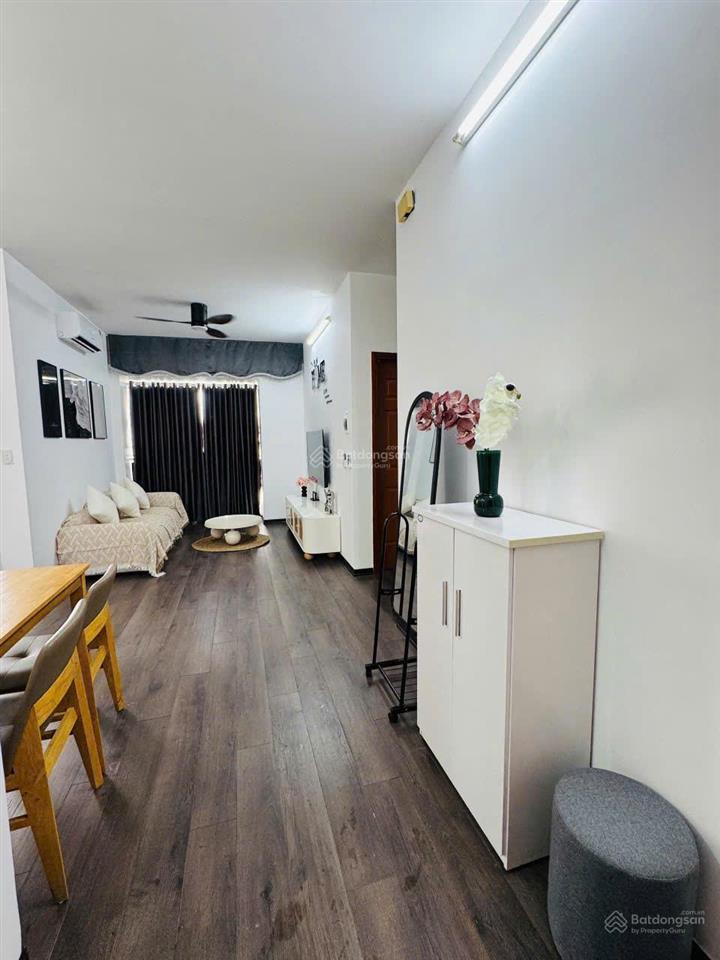 Chủ cần tiền bán gấp căn hộ phong bắc 2pn view đẹp đường nguyễn hữu tiến, full nội thất chỉ 2,2 tỷ