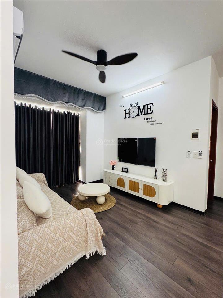 Chủ cần tiền bán gấp căn hộ phong bắc 2pn view đẹp đường nguyễn hữu tiến, full nội thất chỉ 2,2 tỷ