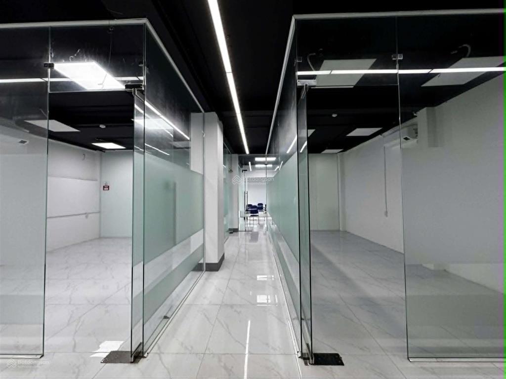 Văn phòng đường nguyễn văn linh, diện tích 400m2, giá 150.000đ/m2/tháng