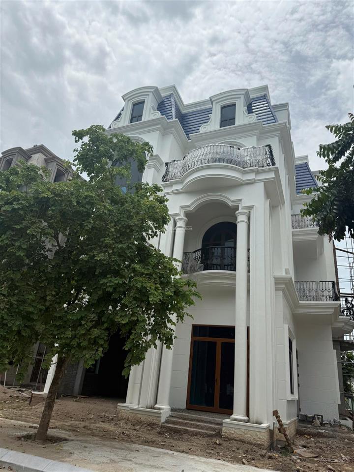 Chính chủ chuyển nhượng căn lk6 cạnh góc, gần chung cư,  0973 668 ***