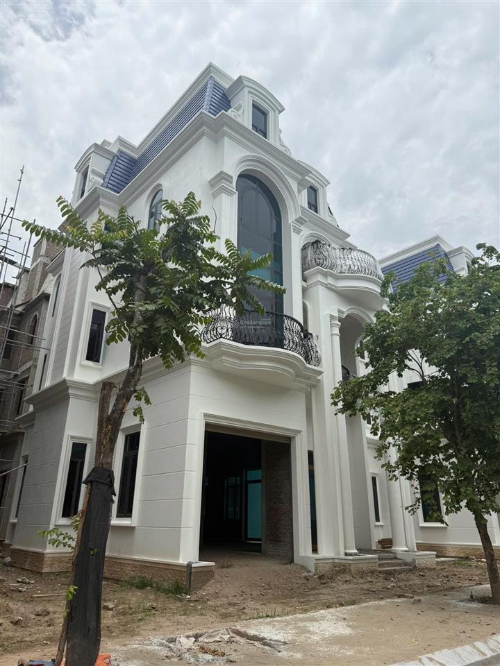 Chính chủ chuyển nhượng căn lk6 cạnh góc, gần chung cư,  0973 668 ***