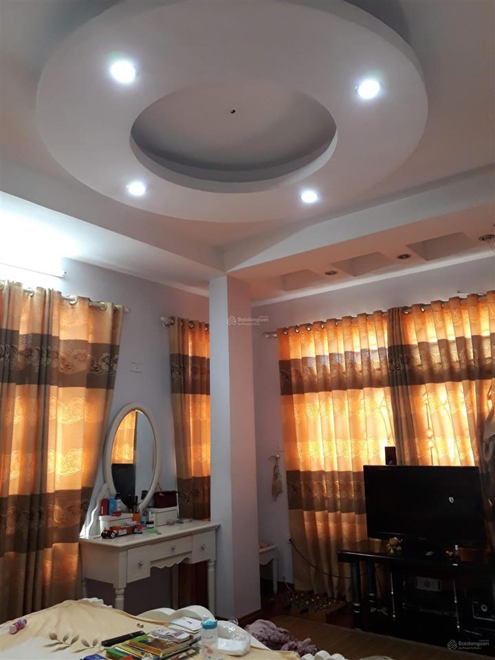 Bán gấp nhà phố tam khương, tôn thất tùng, nhà phân lô ô tô đi, 5 tầng kiên cố, giá tốt, ở ngay.