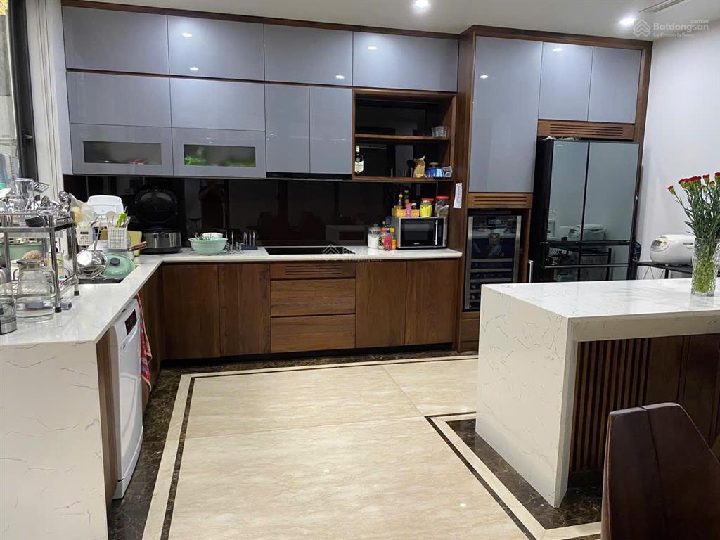 Chuyển sang nước ngoài định cư gia đình cần bán biệt thự ciputra giai đoạn i giá 300tr/