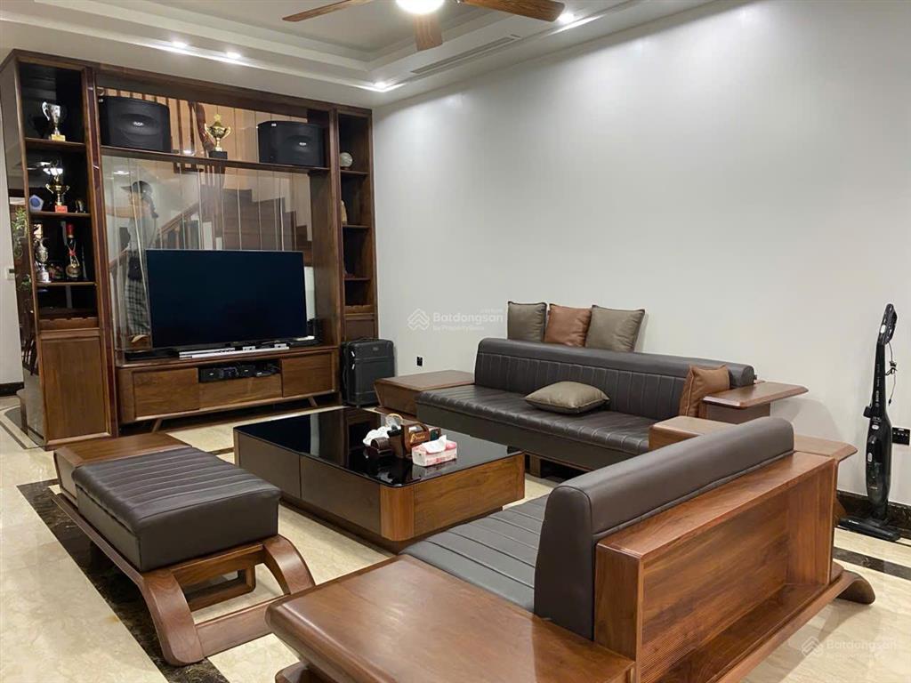 Chuyển sang nước ngoài định cư gia đình cần bán biệt thự ciputra giai đoạn i giá 300tr/