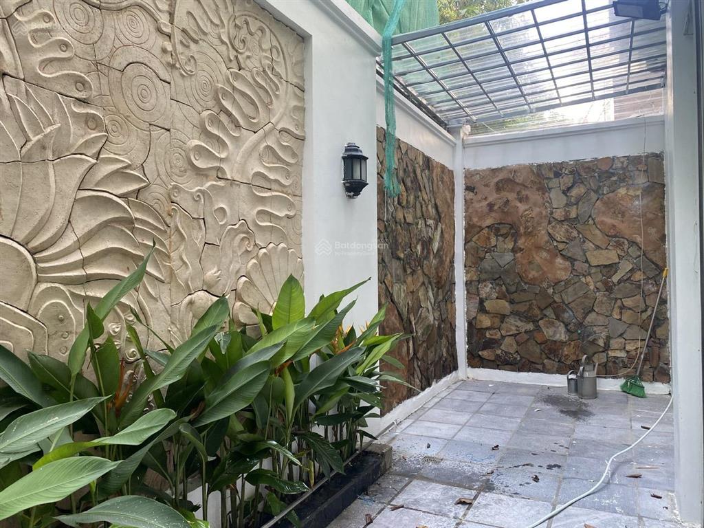 Chủ nhà nhiều tuổi chuyển lên chung cư cần bán biệt thự ciputra 180m 3 tầng giá rẻ