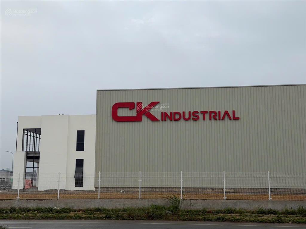 Cho thuê 5000m nhà xưởng mới tại kcn sông công 2 , trần cao 13.5m , pccc đầy đủ , giá tốt