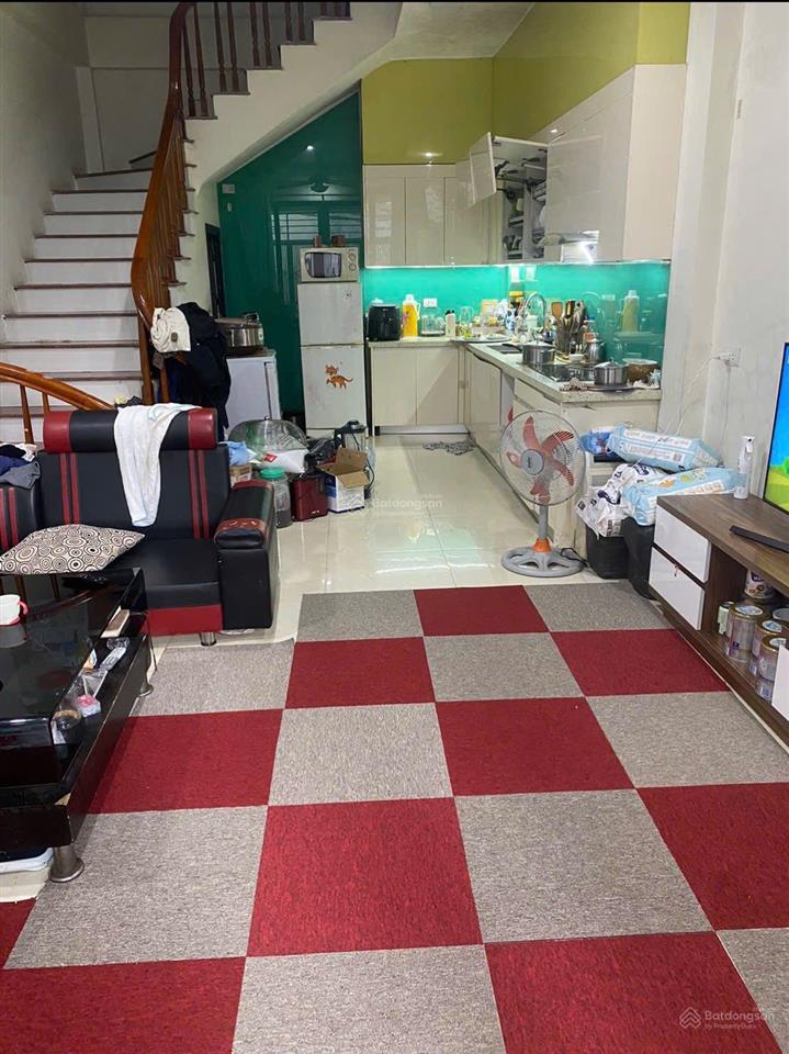 Bán nhà phố lê hồng phong, hà đông, diện tích 38m 4 tầng dân xây, vị trí tốt, ngõ rộng giá 7.3 tỷ