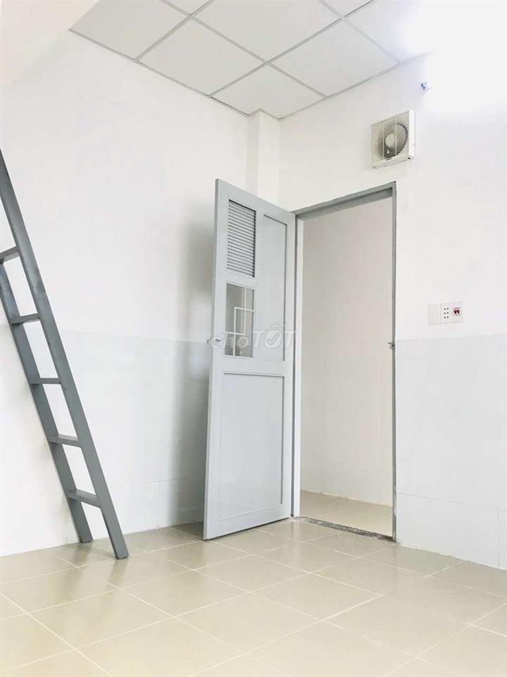 Phòng Trọ NV Quá gần CV PM Quan Trung