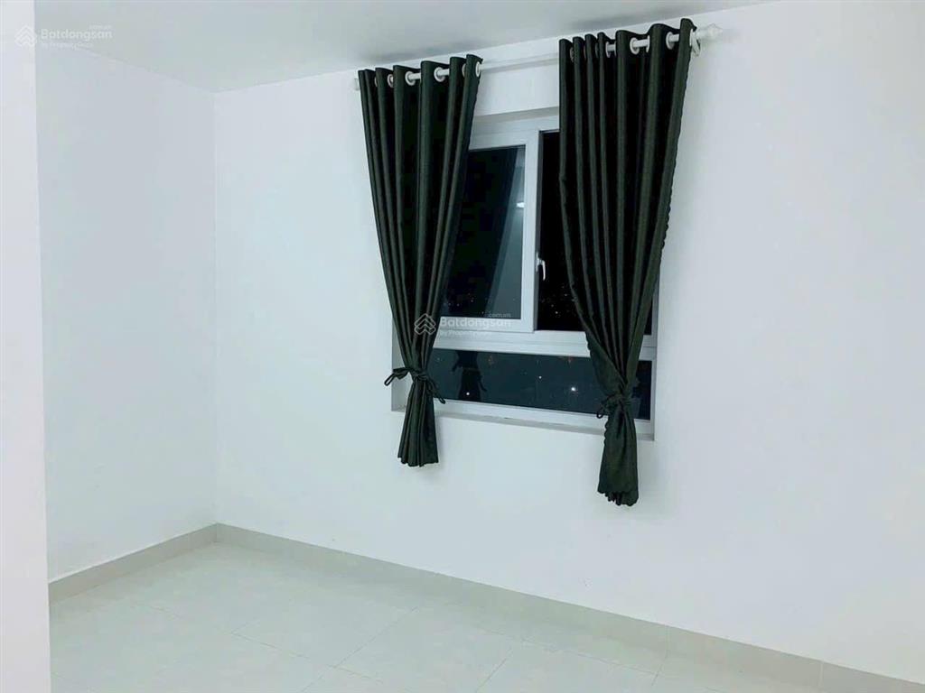 Bán gấp căn tara residence 82m2 2pn 2wc giá tốt thị trường 4tỷ.  0702 587 ***