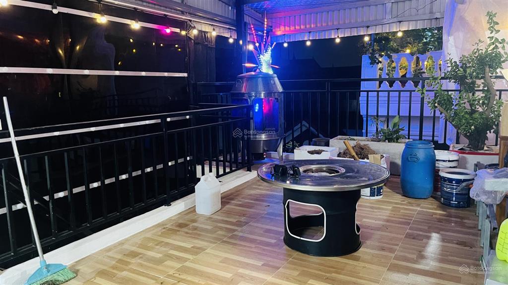 Phòng đầy đủ ánh sáng, view đẹp. có nhiều góc "chill chill"