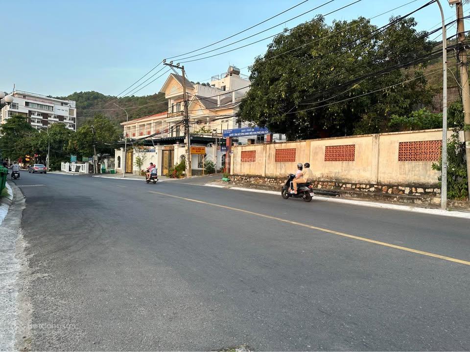 Cho thuê góc 2 mặt tiền biển trần phú  view trực diện biển