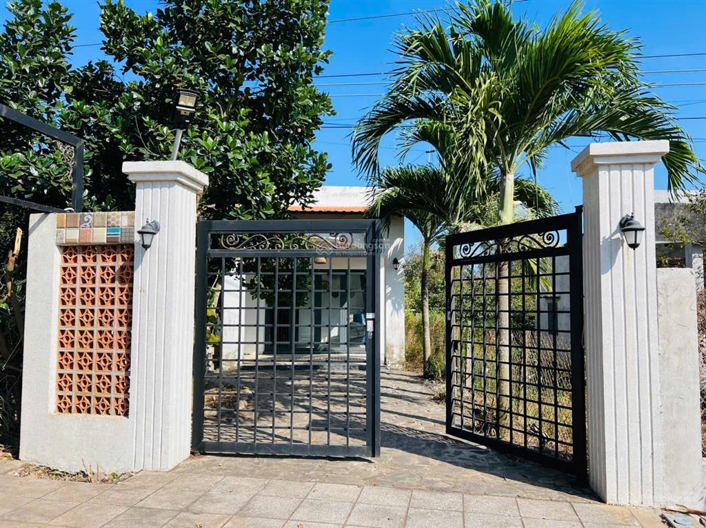 Bán nhà mặt tiền long tân 285m2  giá 2 tỷ