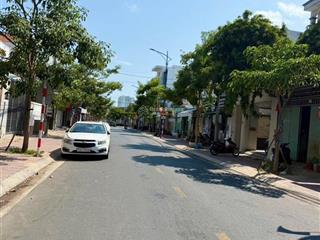 Bán 110m2 cấp 4  vị trí đẹp mặt tiền phan chu trinh để xây nhà lầu