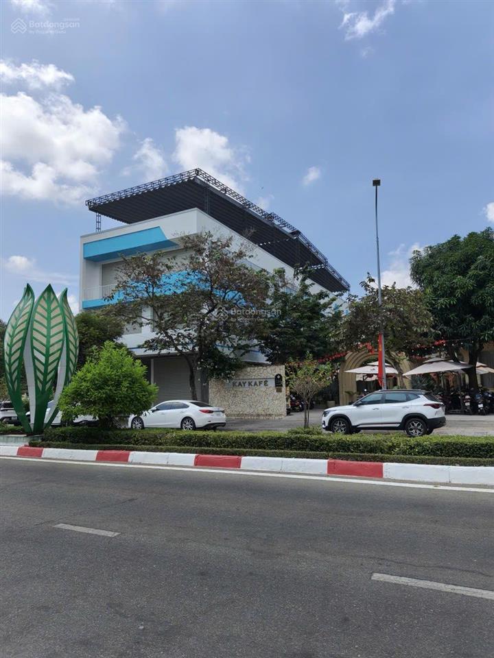 Cho thuê toà nhà mặt tiền 600m2 sàn đường bạch đằng