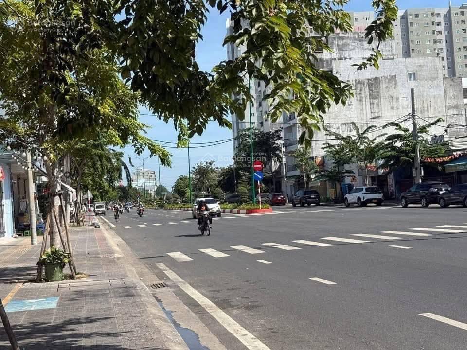 Lô góc vip 3 mặt tiền đường thống nhất 1000m2  xây building