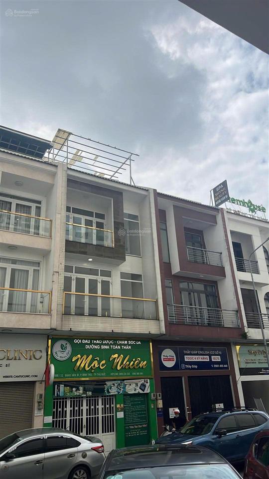 Cho thuê nhà phố 05 tầng nguyên căn tại thủ đức đối diện chung cư moonlight và tttm big c
