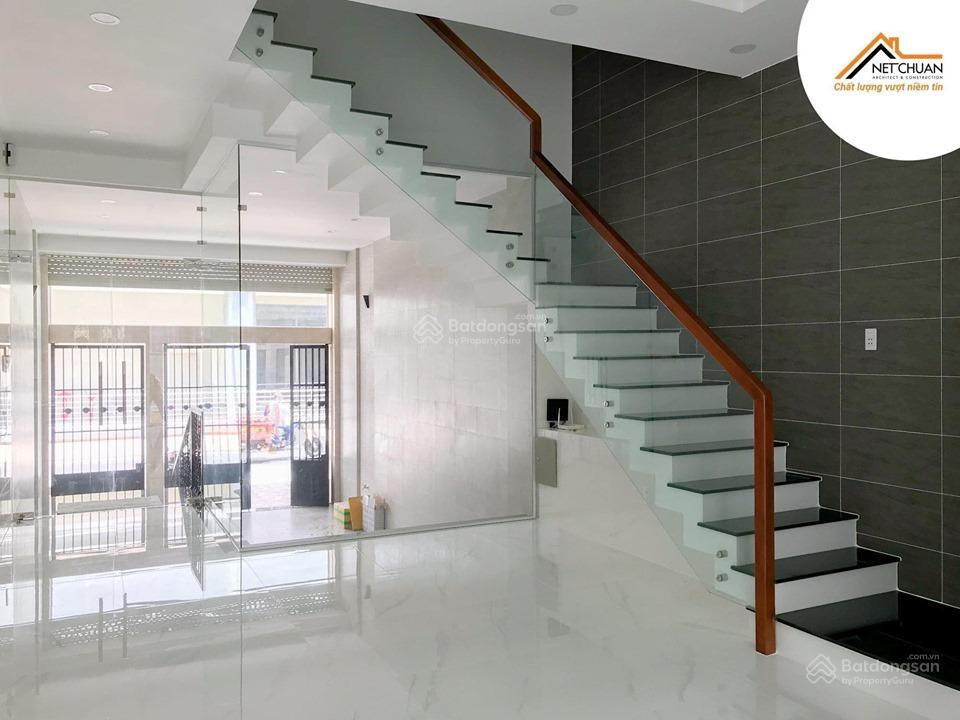 Cho thuê nhà phố 05 tầng nguyên căn tại thủ đức đối diện chung cư moonlight và tttm big c