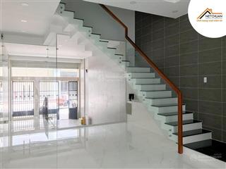 Cho thuê nhà phố 05 tầng nguyên căn tại thủ đức đối diện chung cư moonlight và tttm big c