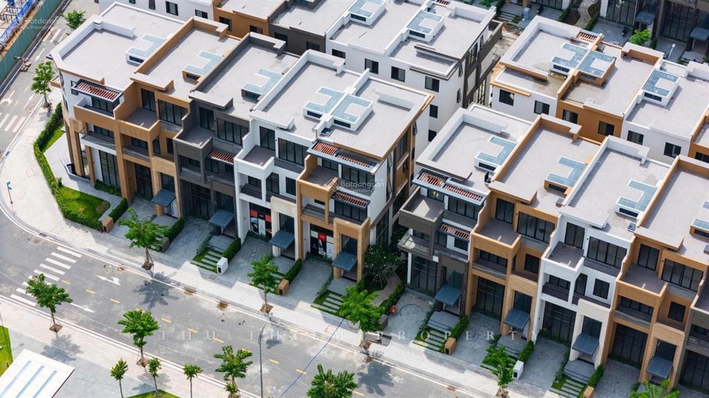 Villa căn góc 2 mặt tiền the 9 stellars (đối diện công viên) thiện chí bán sớm.