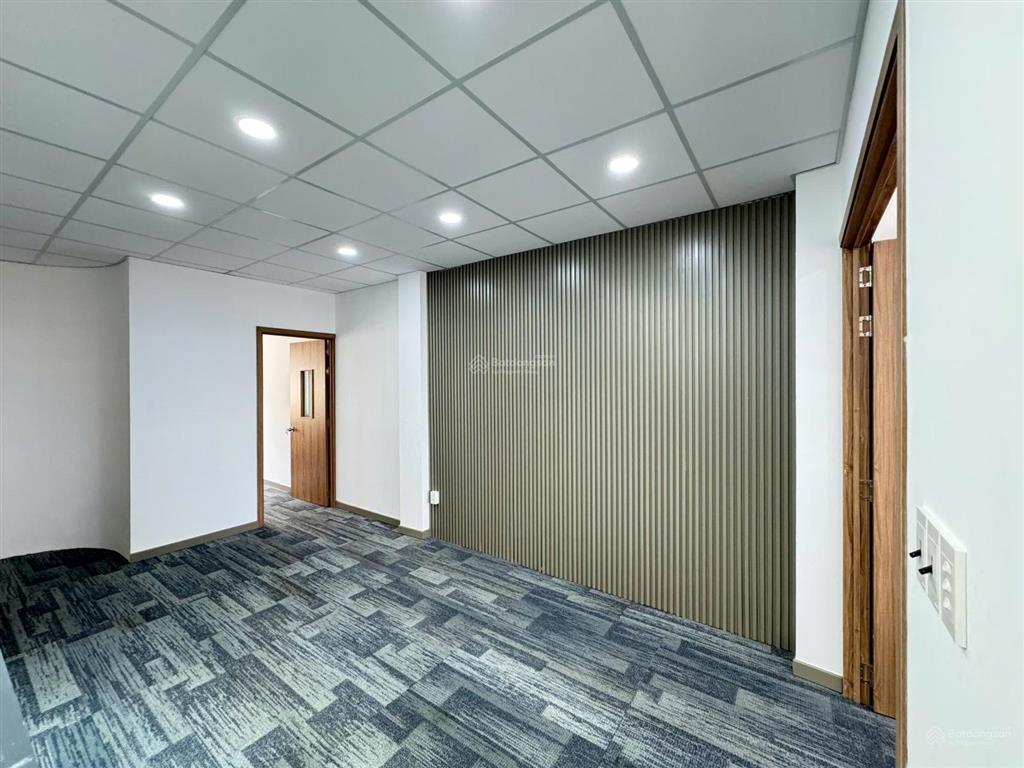 Cho thuê văn phòng tại mặt tiền đường song hành lakeview city, 15 triệu, 50m2, dễ nhận diện