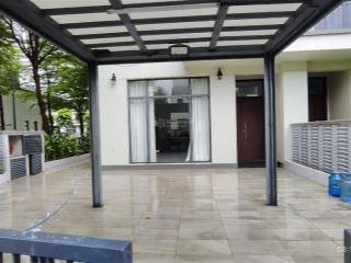 Cần bán nhà phố góc small townhouse 2 mặt đường full nội thất