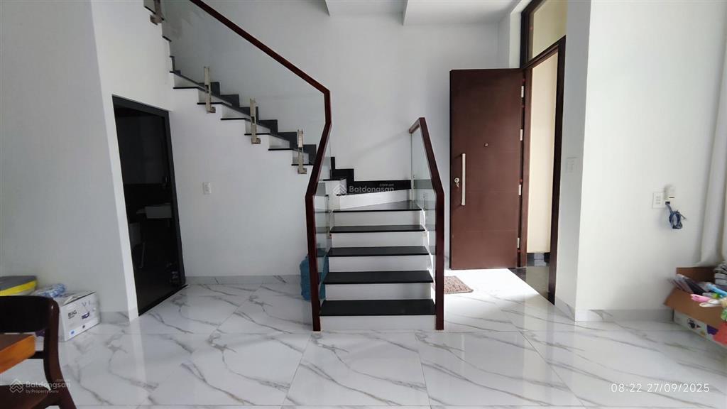 Cần bán nhà phố góc small townhouse 2 mặt đường full nội thất