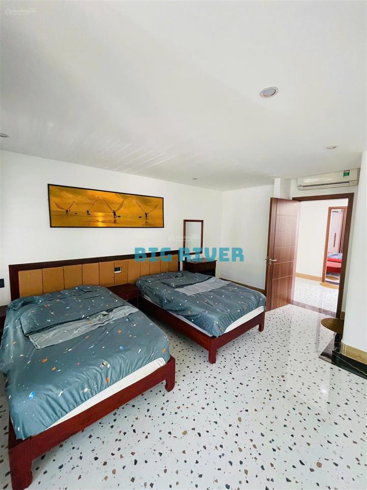 Cho thuê nhà thuộc khu đô thị fpt, có 3 phòng ngủ, đường rộng