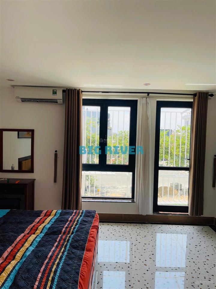 Cho thuê nhà thuộc khu đô thị fpt, có 3 phòng ngủ, đường rộng