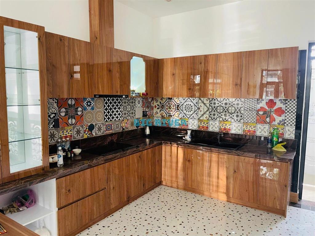 Cho thuê nhà thuộc khu đô thị fpt, có 3 phòng ngủ, đường rộng