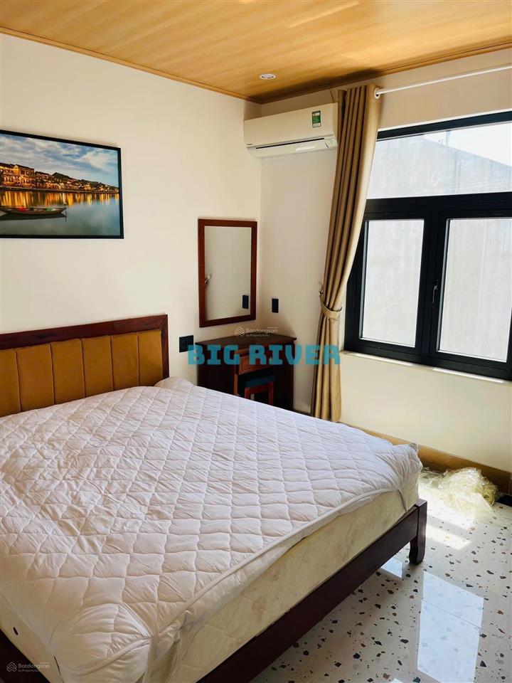 Cho thuê nhà thuộc khu đô thị fpt, có 3 phòng ngủ, đường rộng