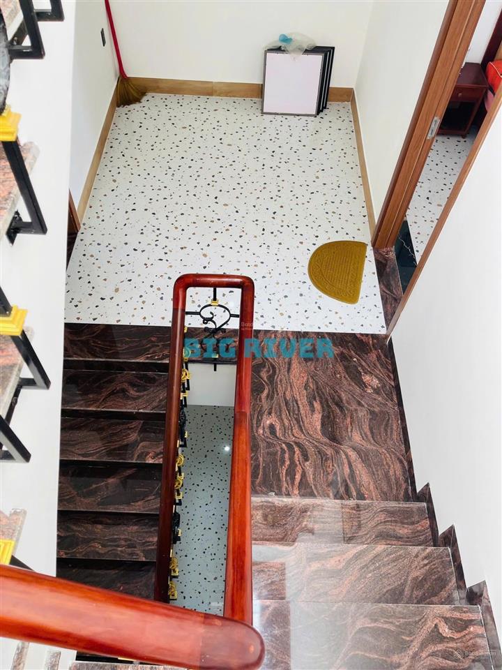 Cho thuê nhà thuộc khu đô thị fpt, có 3 phòng ngủ, đường rộng