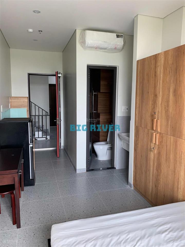 Cho thuê căn hộ đối diện công viên trong khu đô thị fpt