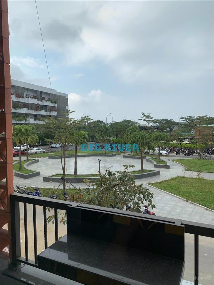 Cho thuê căn hộ đối diện công viên trong khu đô thị fpt