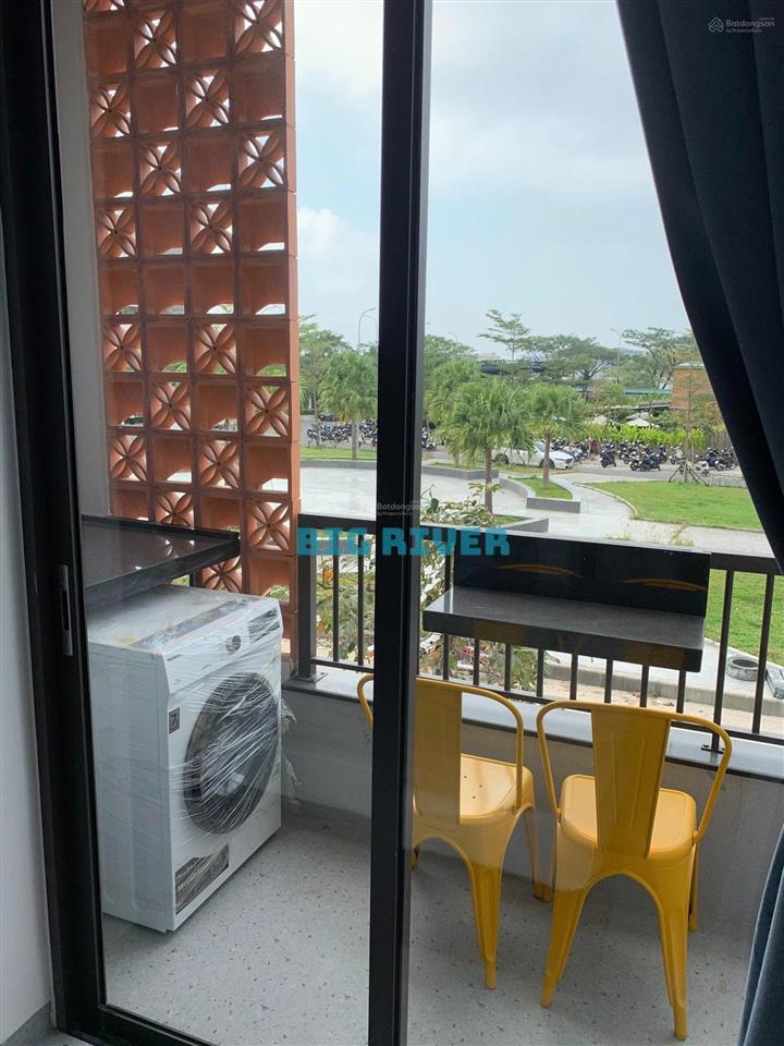 Cho thuê căn hộ đối diện công viên trong khu đô thị fpt