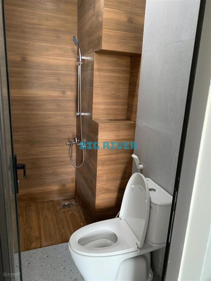 Cho thuê căn hộ đối diện công viên trong khu đô thị fpt