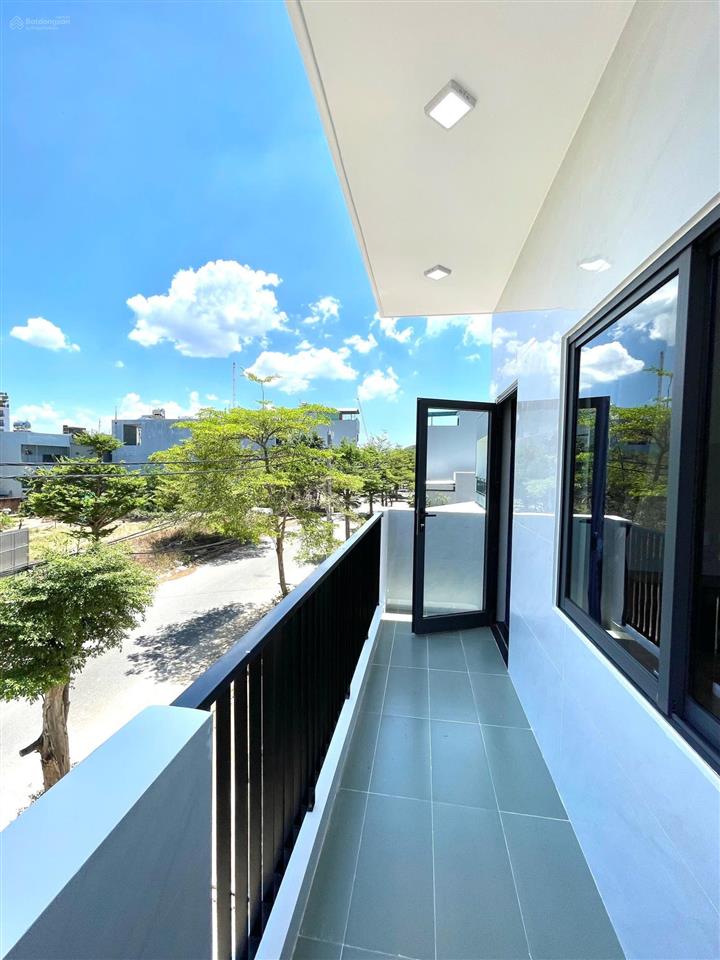 Căn hộ 1 phòng ngủ, rộng 50m2, ban công rộng