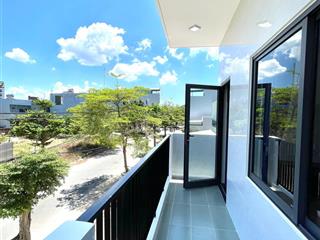 Căn hộ 1 phòng ngủ, rộng 50m2, ban công rộng