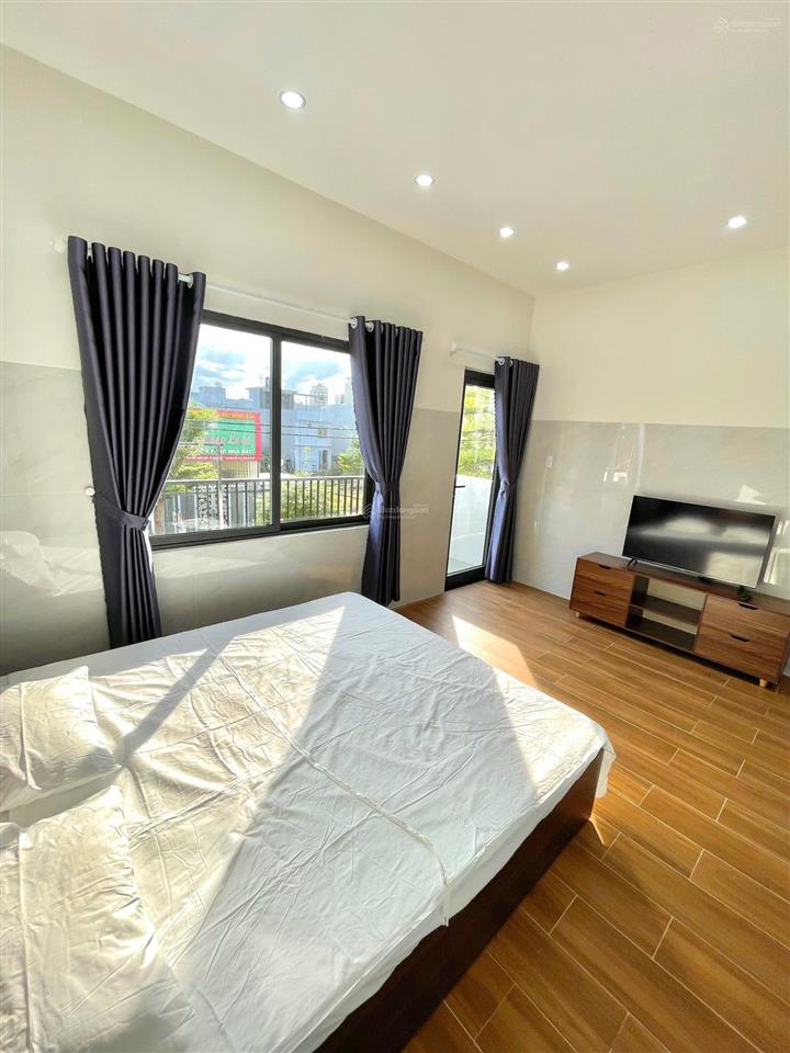 Căn hộ 1 phòng ngủ, rộng 50m2, ban công rộng