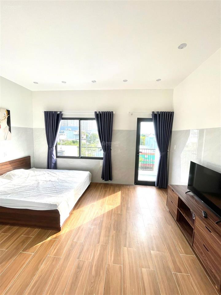Căn hộ 1 phòng ngủ, rộng 50m2, ban công rộng