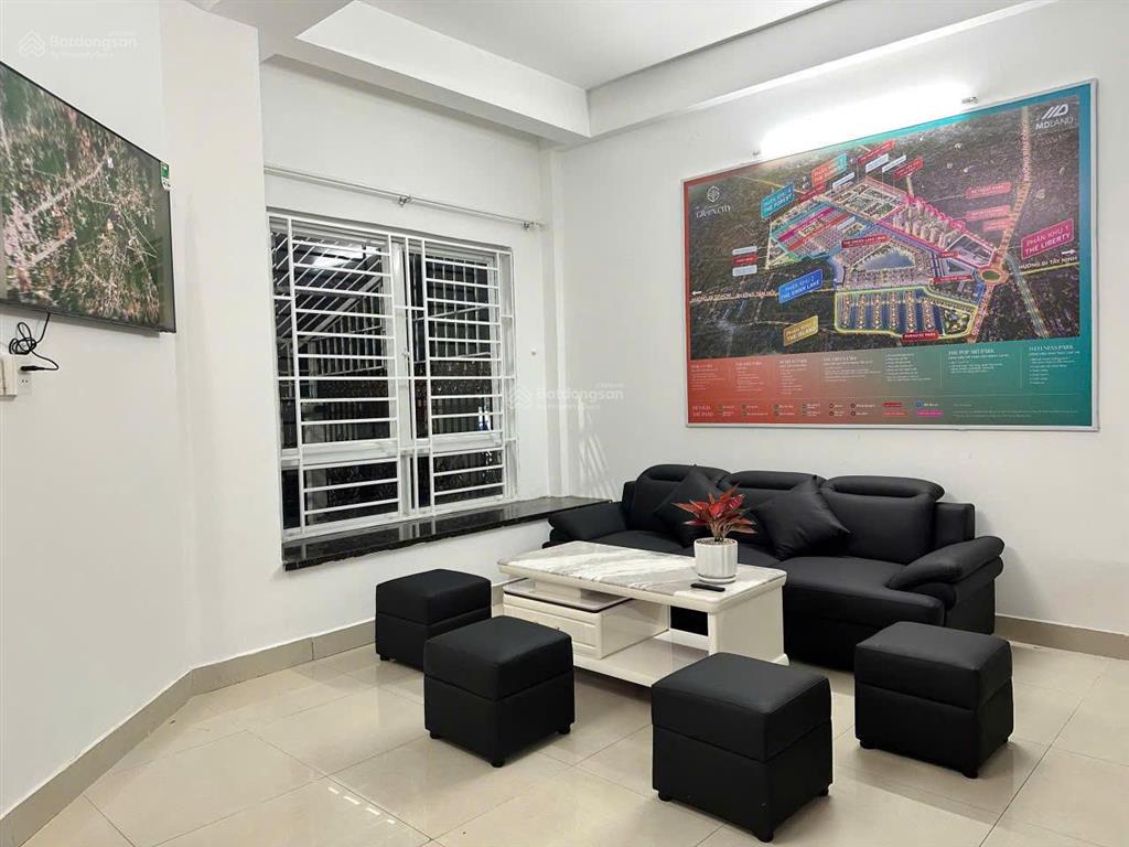 Cho thuê mặt bằng tầng trệt căn góc hai mặt tiền cityland center hills đối diện công viên