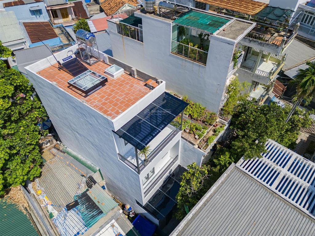 Nhà mới gần biển hòn chồng  không gian để gia đình đoàn viên và trở về