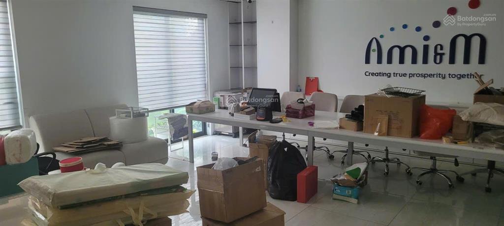 Cho thuê 125 m2 văn phòng tầng 4,5 mặt phố đỗ hành