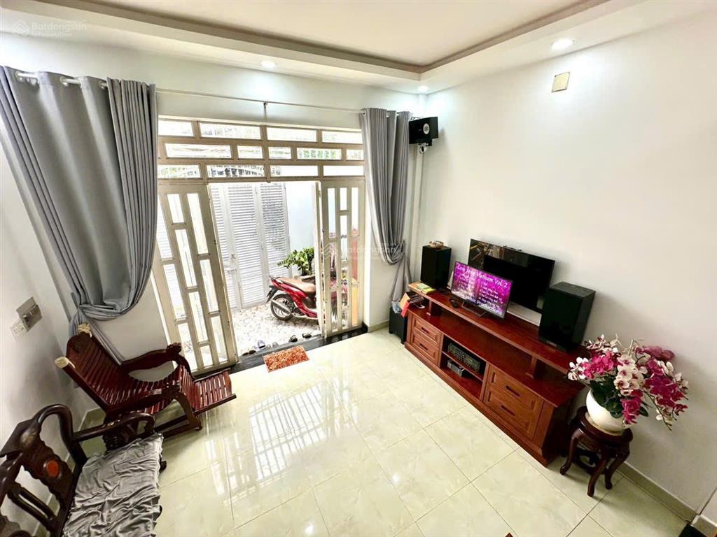 Bán nhà hẻm lê văn thịnh q2 thiết kế lệch tầng thoáng đẹp giá chỉ 6ty250 full nội thất ở liền