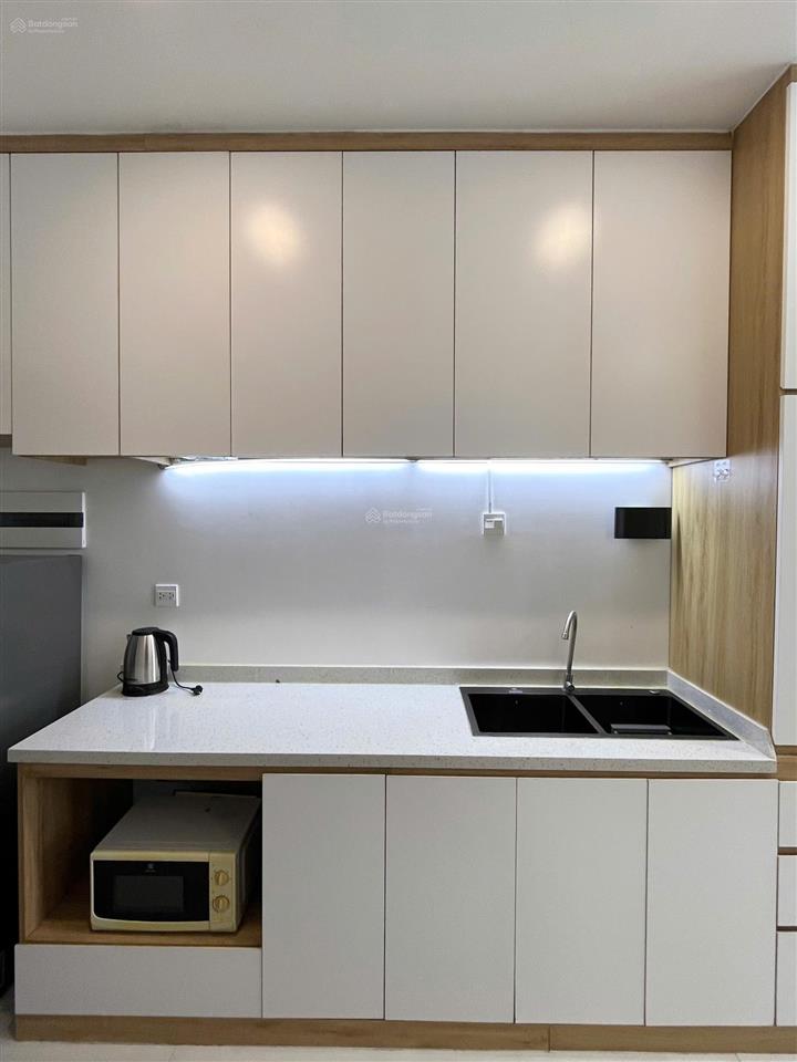 Cho thuê căn hộ sunrise riverside thiết kế studio trang bị đầy đủ nội thất view hồ bơi đẹp, mát