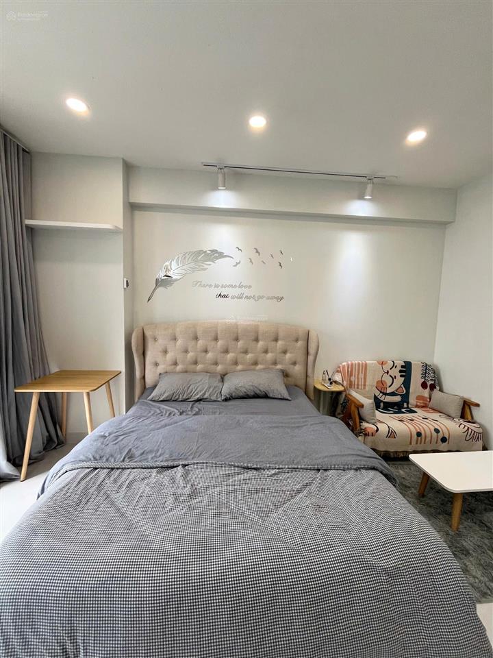 Cho thuê căn hộ sunrise riverside thiết kế studio trang bị đầy đủ nội thất view hồ bơi đẹp, mát